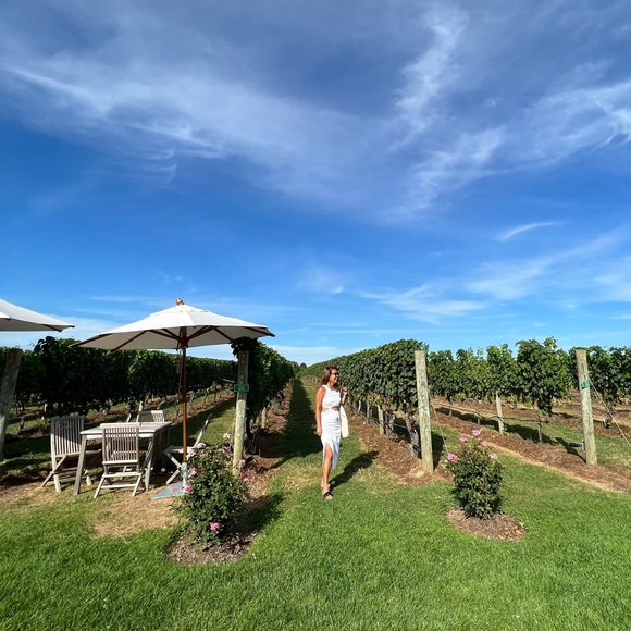 Meet your Posher, Anj - Picture 2 of 2